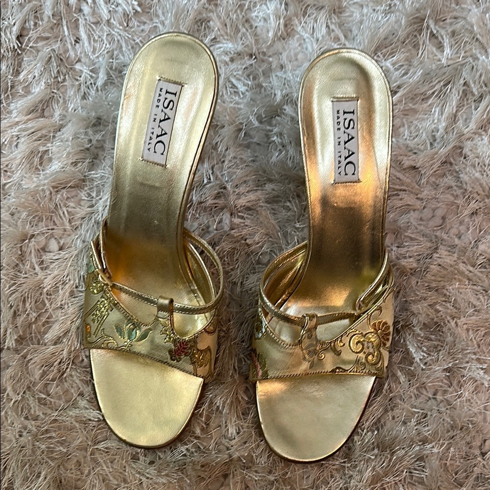 Isaac Mizrahi Gold Heels with Elegant Kitten Heel